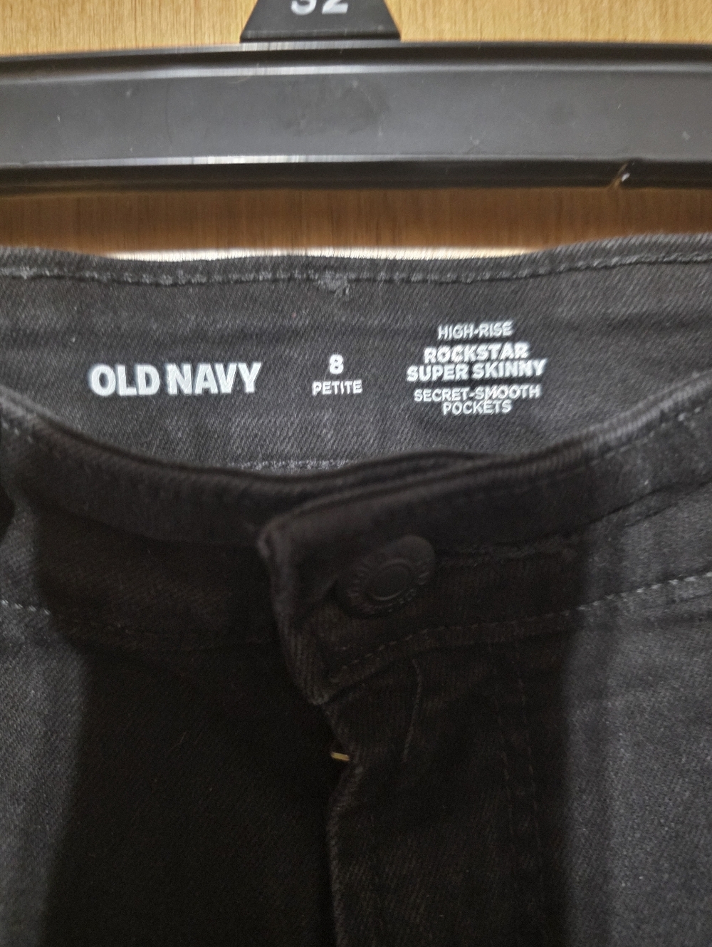 Old Navy Rockstar Super Skinny High-Rise Jeans- Size 8 Petite - Picture 3 of 4
